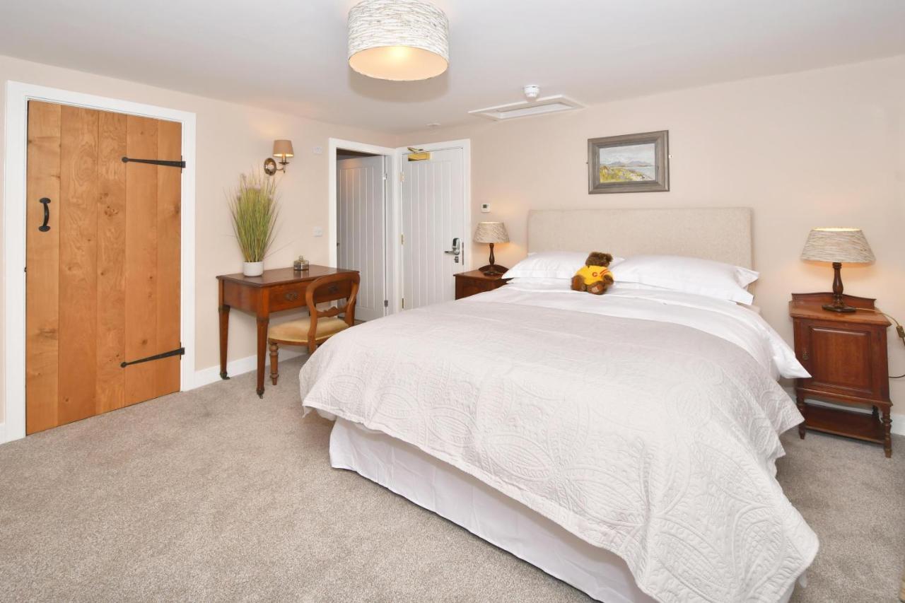 The Royal Oak Hotel Biddulph  ภายนอก รูปภาพ