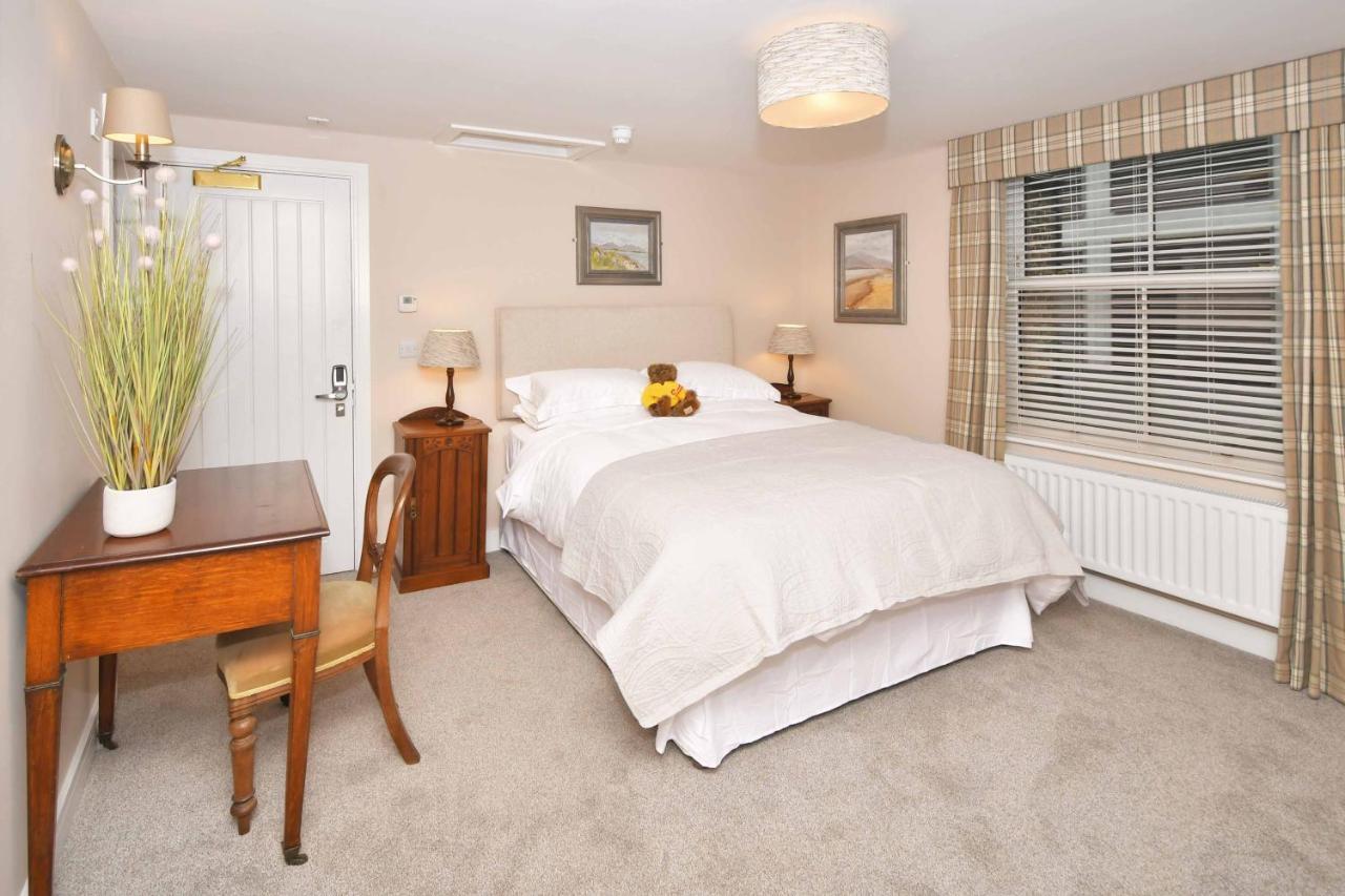 The Royal Oak Hotel Biddulph  ภายนอก รูปภาพ