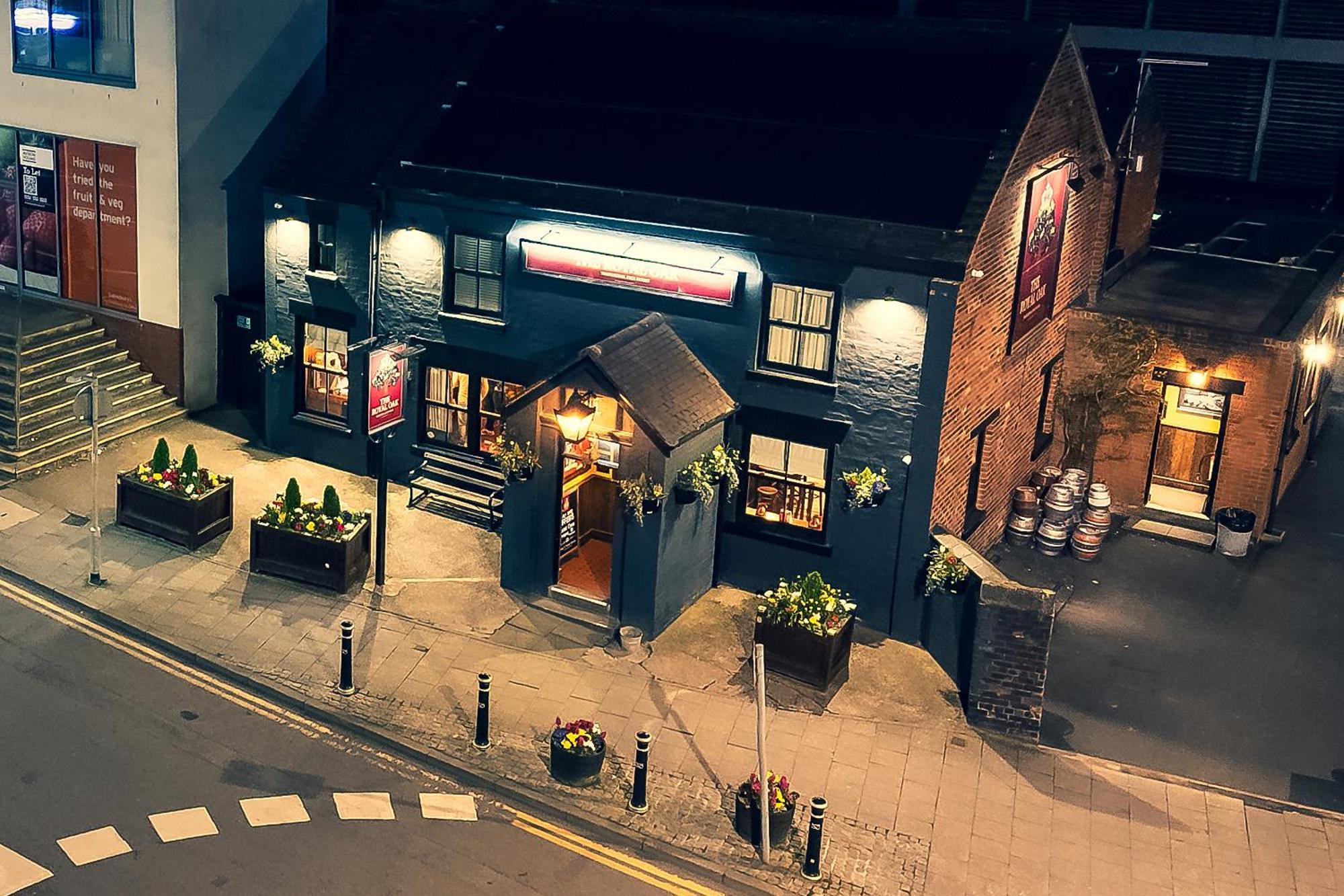 The Royal Oak Hotel Biddulph  ภายนอก รูปภาพ